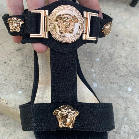 Medusa head heeled sandals - Picture 1 of 4